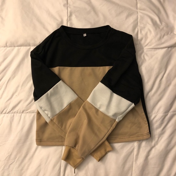 Crew Neck Pullover Crop Top Sweater - Picture 4 of 8